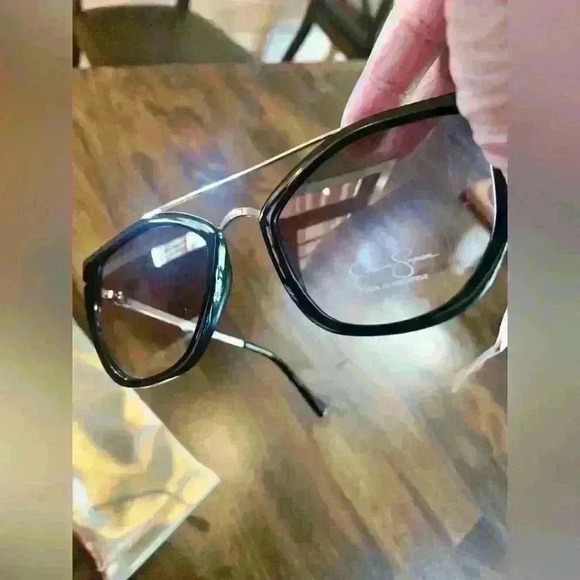 Jessica Simpson Sunglasses w/ Bag - Picture 8 of 8